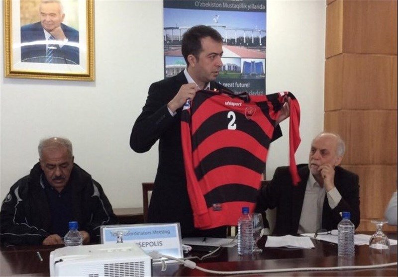 عکس روز: رونمایی از پیراهن جدید پرسپولیس